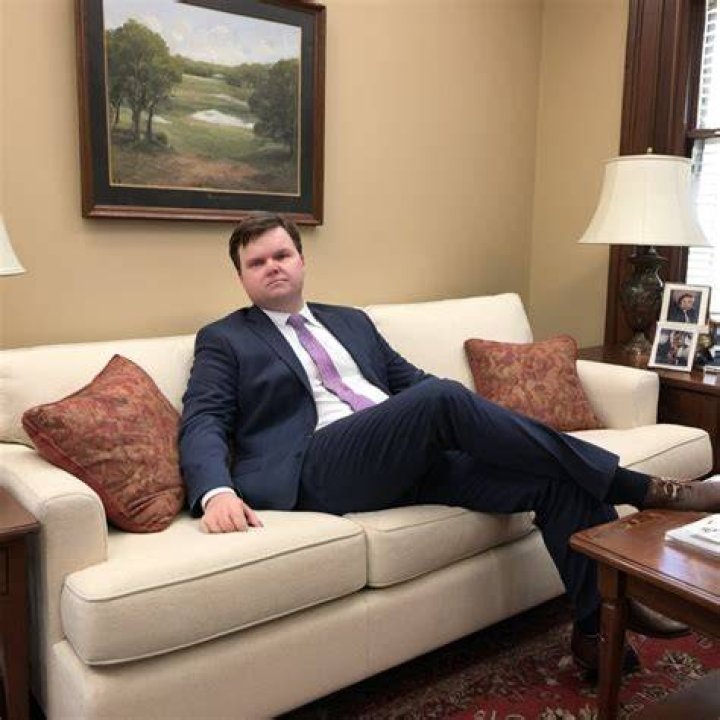 JD Vance's Couch Memoir: A Comprehensive Exploration